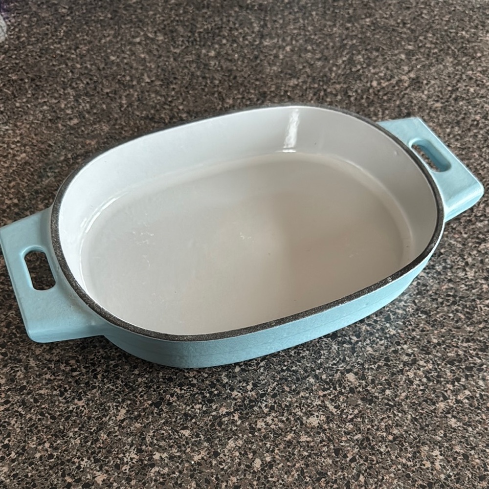 Pampered Chef Blue and White Oval 2 Quart Cast Iron Bakeware